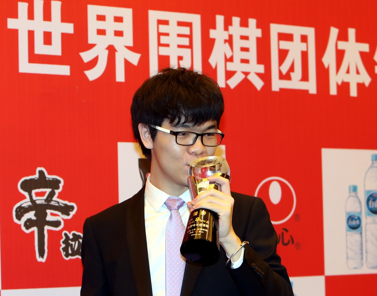 在本月初的農心杯世界圍棋團體賽，19歲的柯潔帶中國隊贏得冠軍。（新華社）