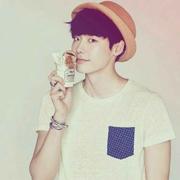 灯火阑珊烟火璀璨的个人资料头像