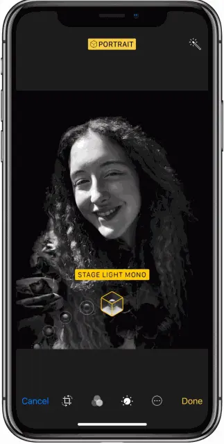 全新的人像光效功能可通过复杂的算法,计算出你的容貌特征会怎样受到光线影响，然后利用这些数据创造出惊艳的光效。