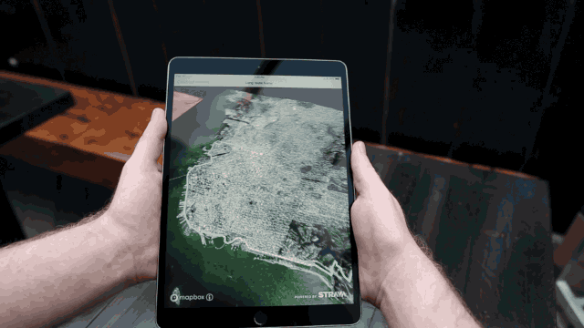 用户使用Fitness AR