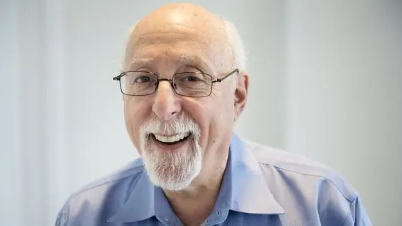 “莫博士”最后一篇专栏：计算机正在消失