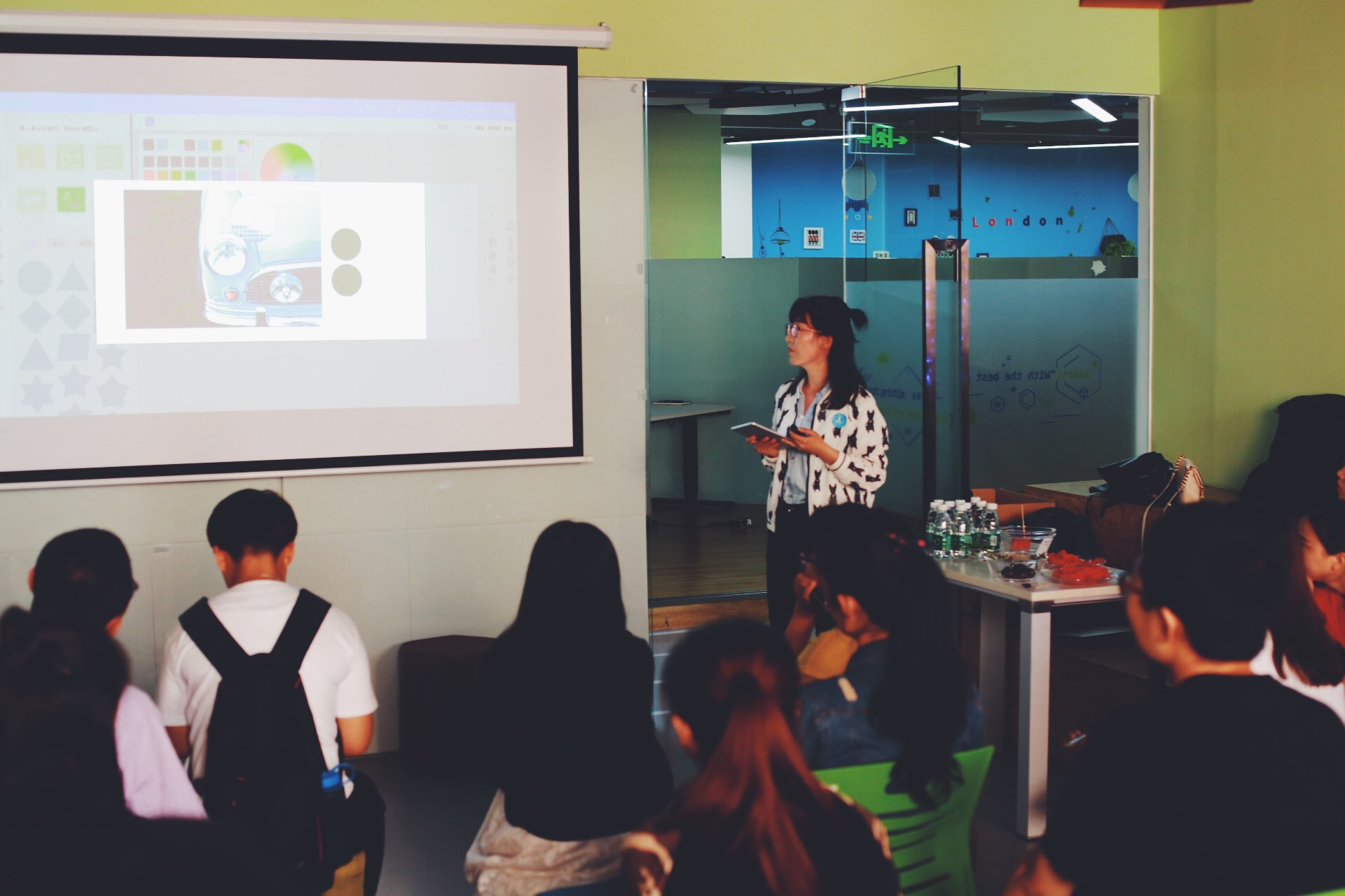 创客贴“有颜有料”活动