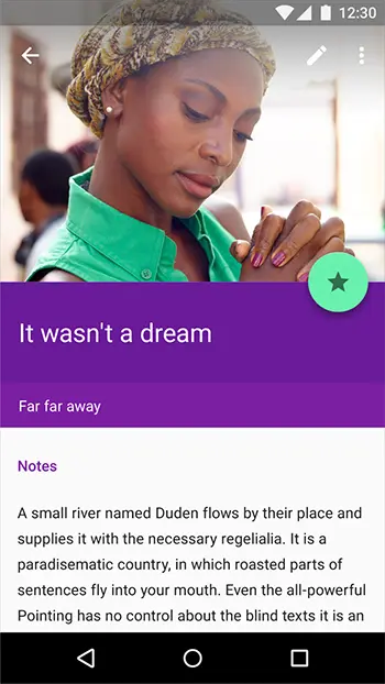 在使用主色区域的下方，相关信息使用浅色主题背景。浮动按钮使用辅助色进行强调。