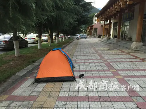 九寨沟地震后第一个清晨 | 图说