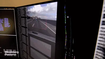 天才黑客！17岁打脸乔布斯，20岁搞疯索尼，26岁叫板特斯拉，写2000行代码市值8000万美金