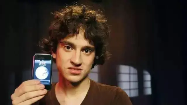 天才黑客！17岁打脸乔布斯，20岁搞疯索尼，26岁叫板特斯拉，写2000行代码市值8000万美金