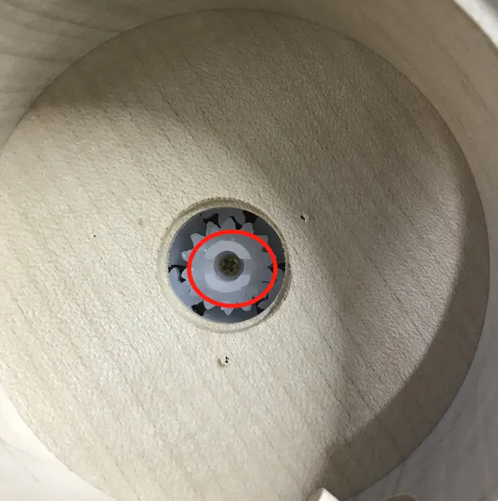 外壳从底向上拍