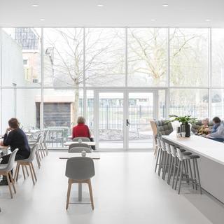 Abduzeedo每日设计灵感于2018-04-04 12:49发布的图片