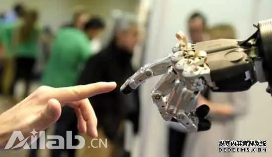 大学生们，请报“人工智能”相关专业，为了人类！