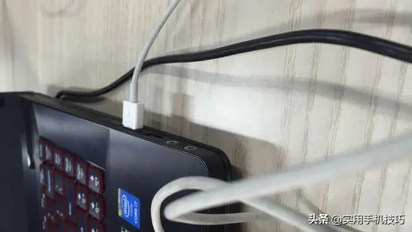 手机中照片、视频太占空间？3分钟详细教程，教你快速保存到U盘中