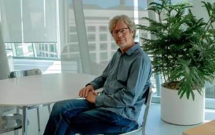 Python真的简单吗？它到底简单在哪里？他给出的回答截然相反