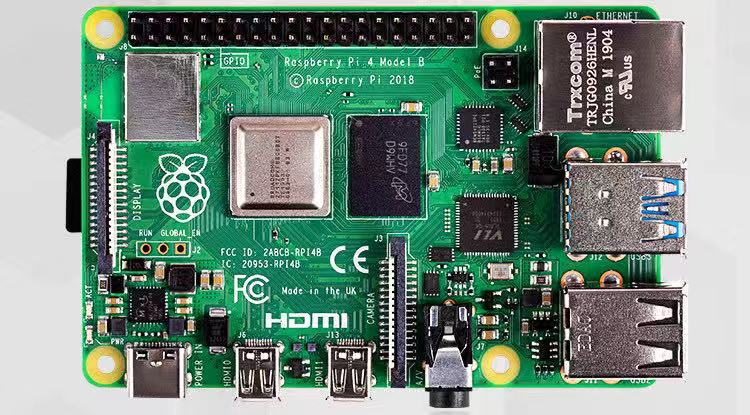 树莓派4B主板正面图