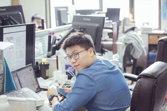 科技青年｜清华柴成亮：做学术不怕冷门，提前10年进是最好时机