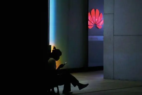 鸿蒙还是“哄蒙”？华为再遭群嘲，这届网友太严格了