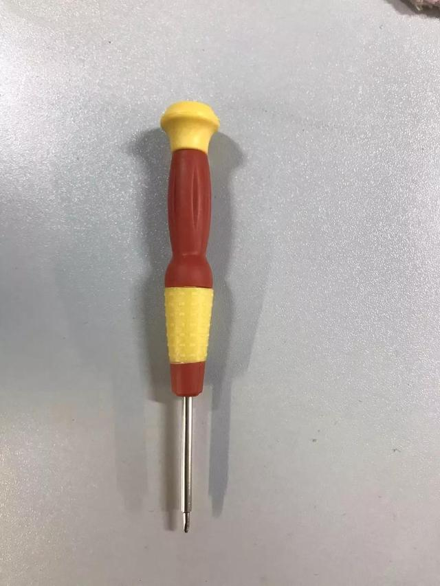 50行Python代码实现物体颜色识别和跟踪（必须以红色为例）