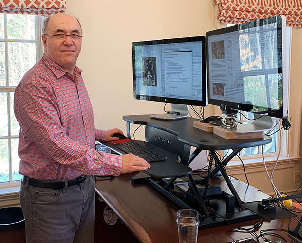 Standing desk