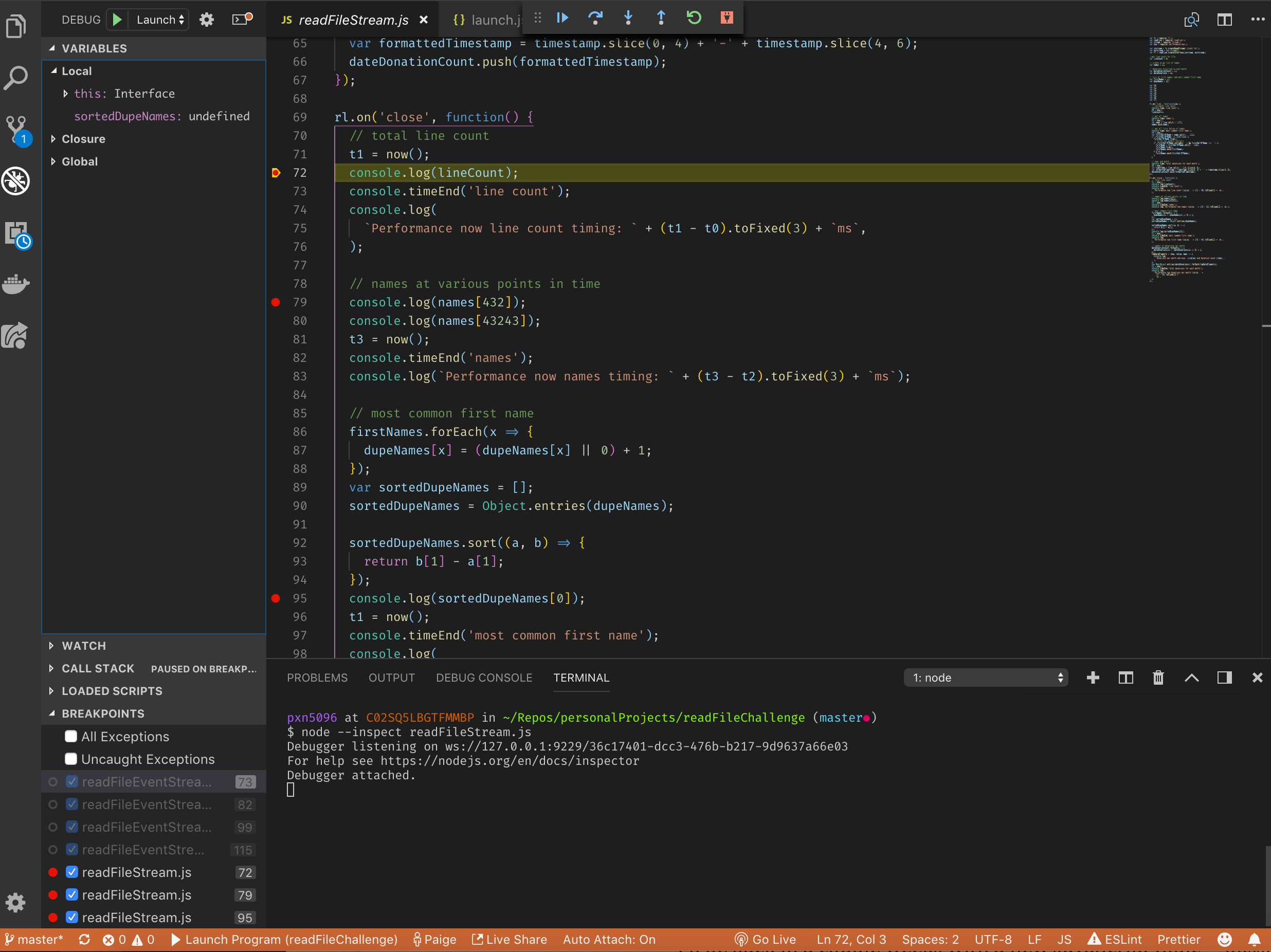 橙色的工具栏和 `Debugger attached` 消息会告诉你 VS Code 正常运行在调试模式。