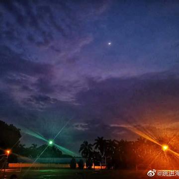 跳进海里躲雨T于2019-05-09 00:48发布的图片