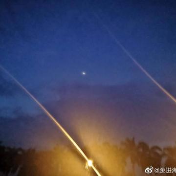 跳进海里躲雨T于2019-05-09 00:48发布的图片