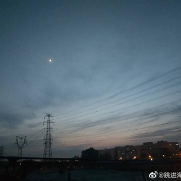 跳进海里躲雨T于2019-05-09 00:48发布的图片