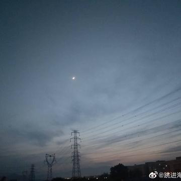 跳进海里躲雨T于2019-05-09 00:48发布的图片