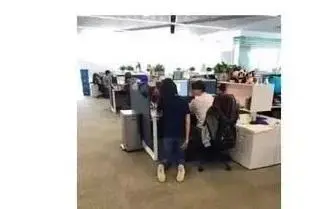 某企业：程序媛“跪求”产业经理别改需求了