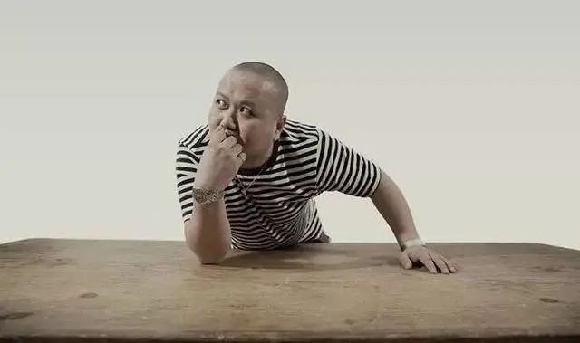 中国最贵海报设计师！黄海究竟凭什么？