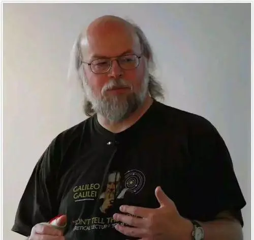 各大语言之父，你认识几个？Python之父，头发最茂盛？