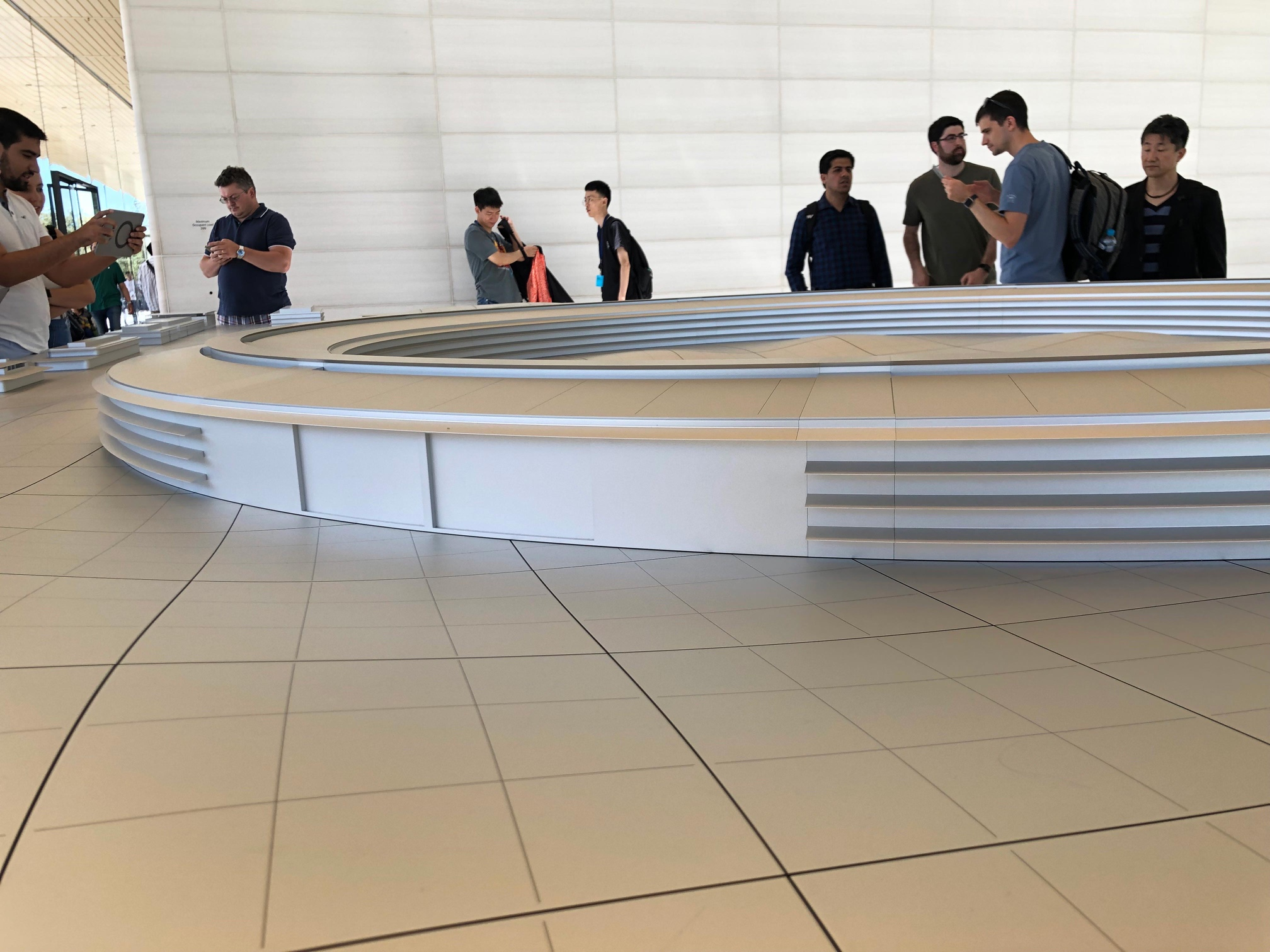 apple-park-visitor-center-park-model