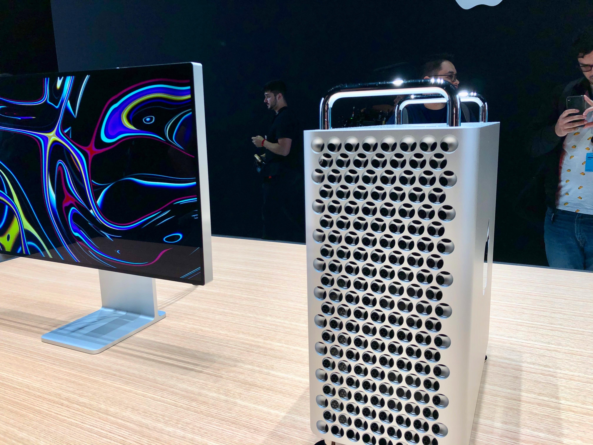 wwdc19-mac-pro-studio-view