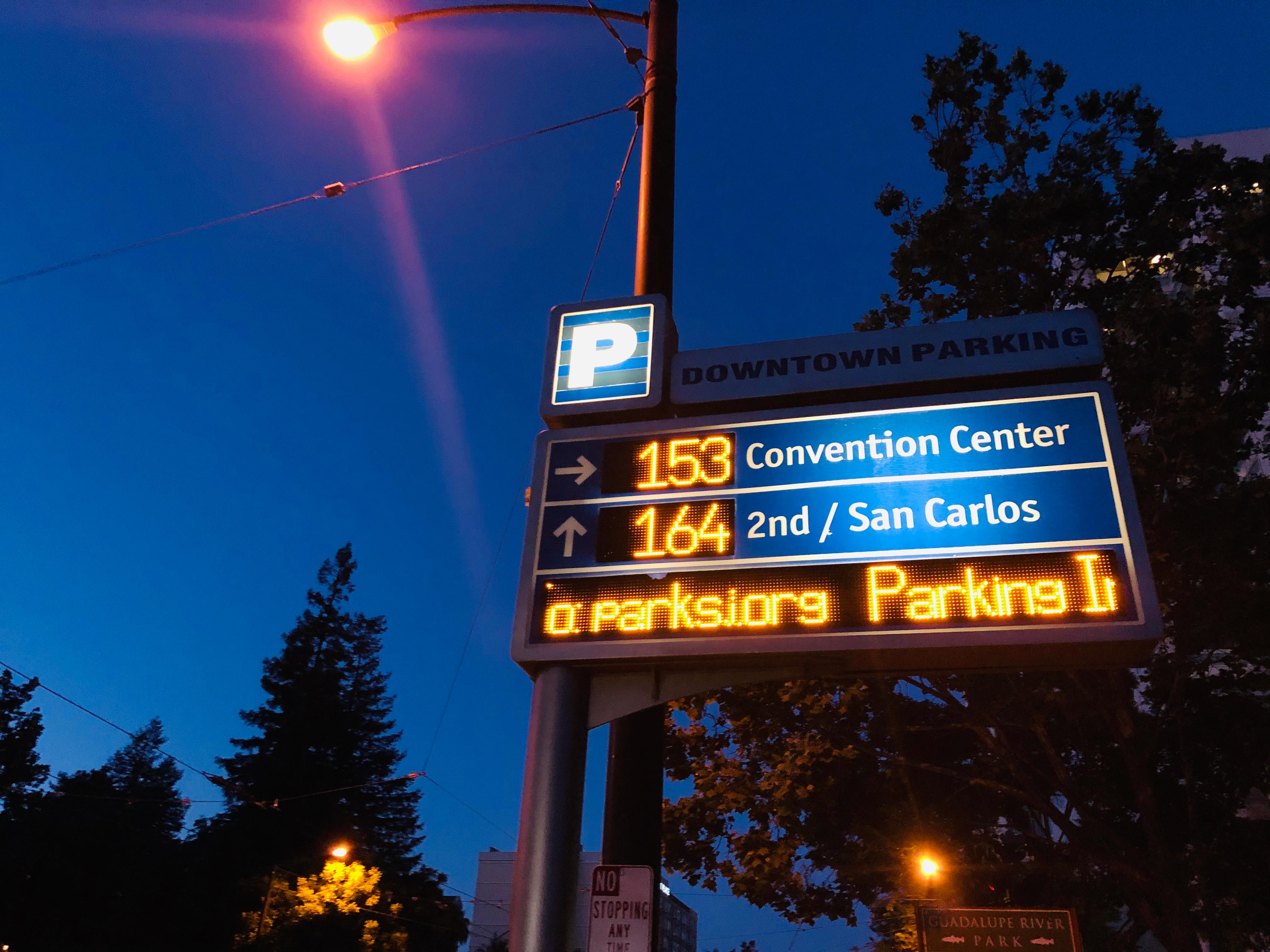 wwdc19-dusk-street-lamp