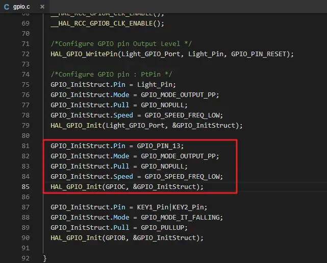 添加LED引脚初始化代码
