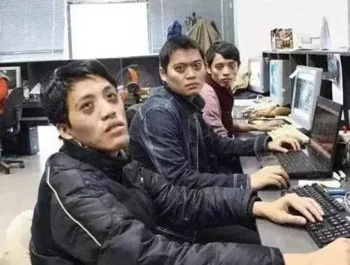 为什么美国程序员就可以到点下班，中国程序员就要主动无偿加班？