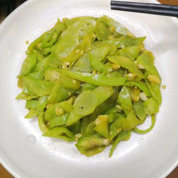 咖啡店看见的那只狗于2020-07-22 09:45发布的图片