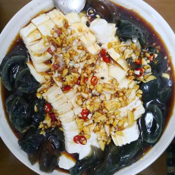 咖啡店看见的那只狗于2020-07-22 09:45发布的图片