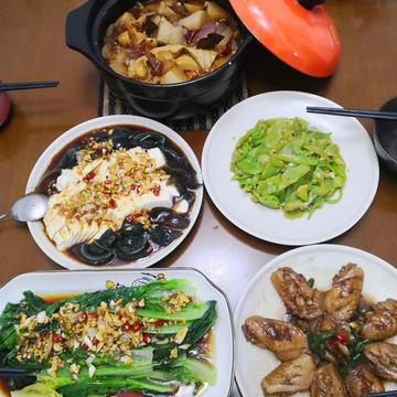 咖啡店看见的那只狗于2020-07-22 09:45发布的图片