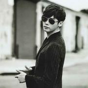 离歌笑Elliot的个人资料头像