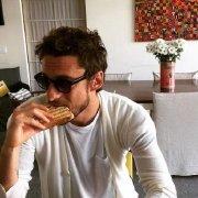 猫丢了的莫教授的个人资料头像